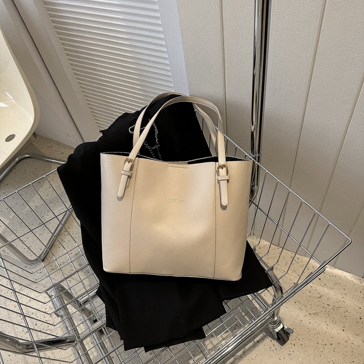 A4トートバック 上品シンプル スクエア トートバッグ
