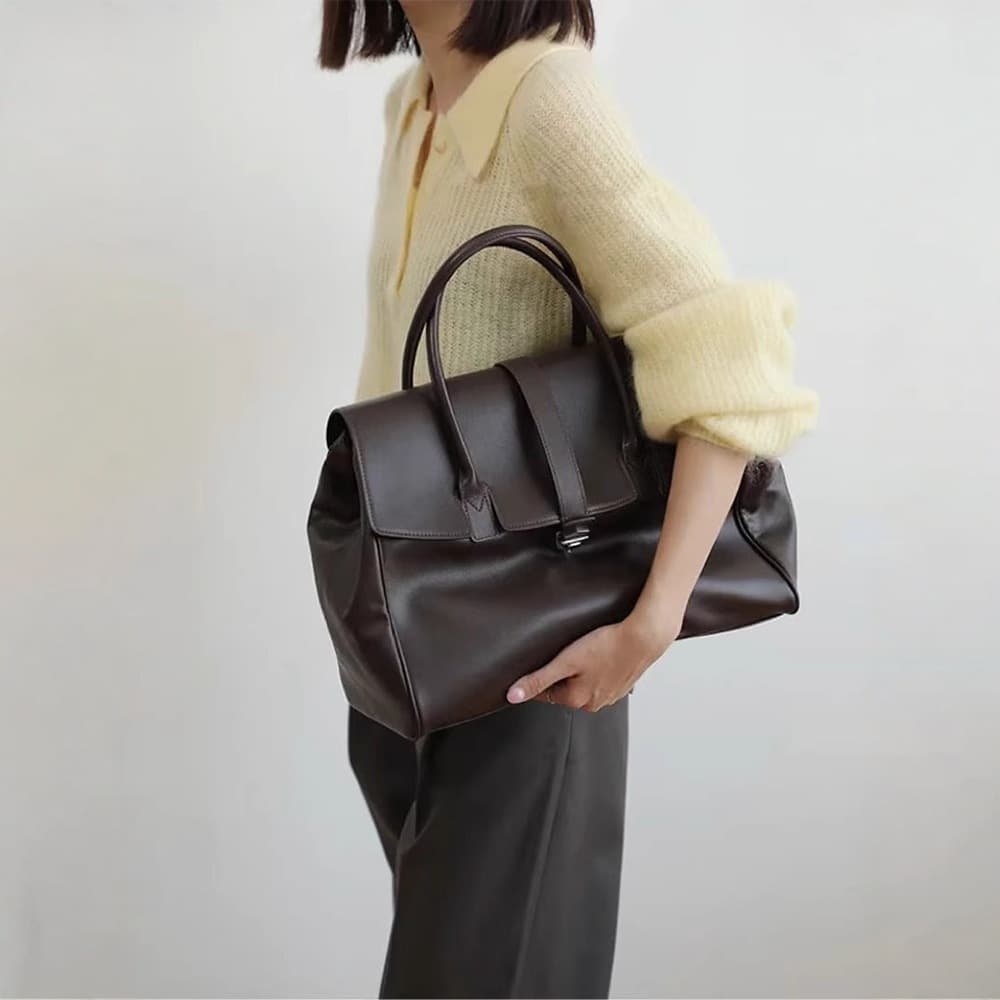 A4トートバッグ 上品な本革フラップ ハンドバッグ