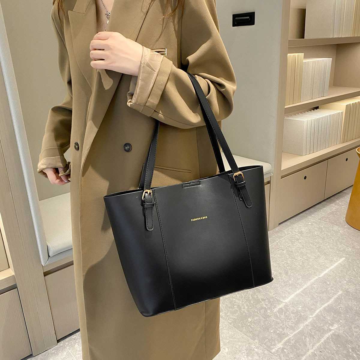 A4トートバック 上品シンプル スクエア トートバッグ