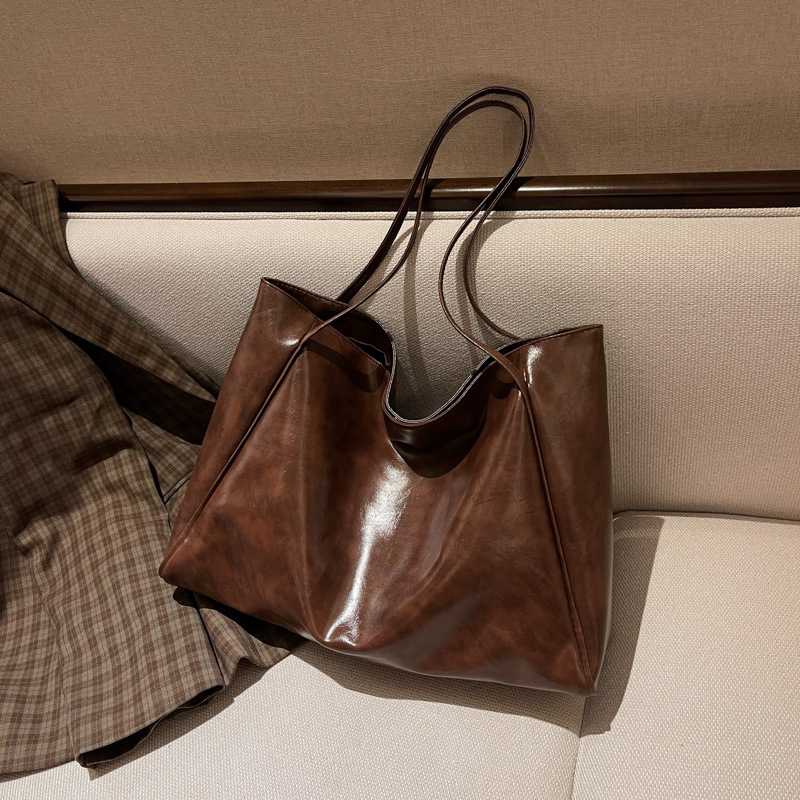 A4トートバッグ 上質レザー大容量トートバッグ
