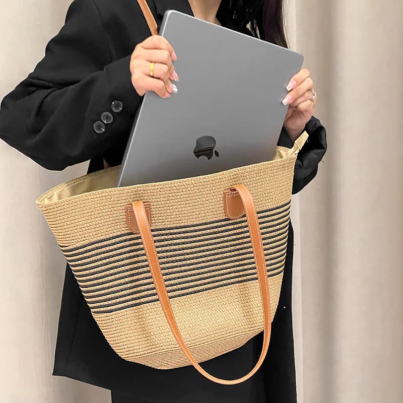 A4トートバッグ ナチュラル編み込みA4トートバッグ
