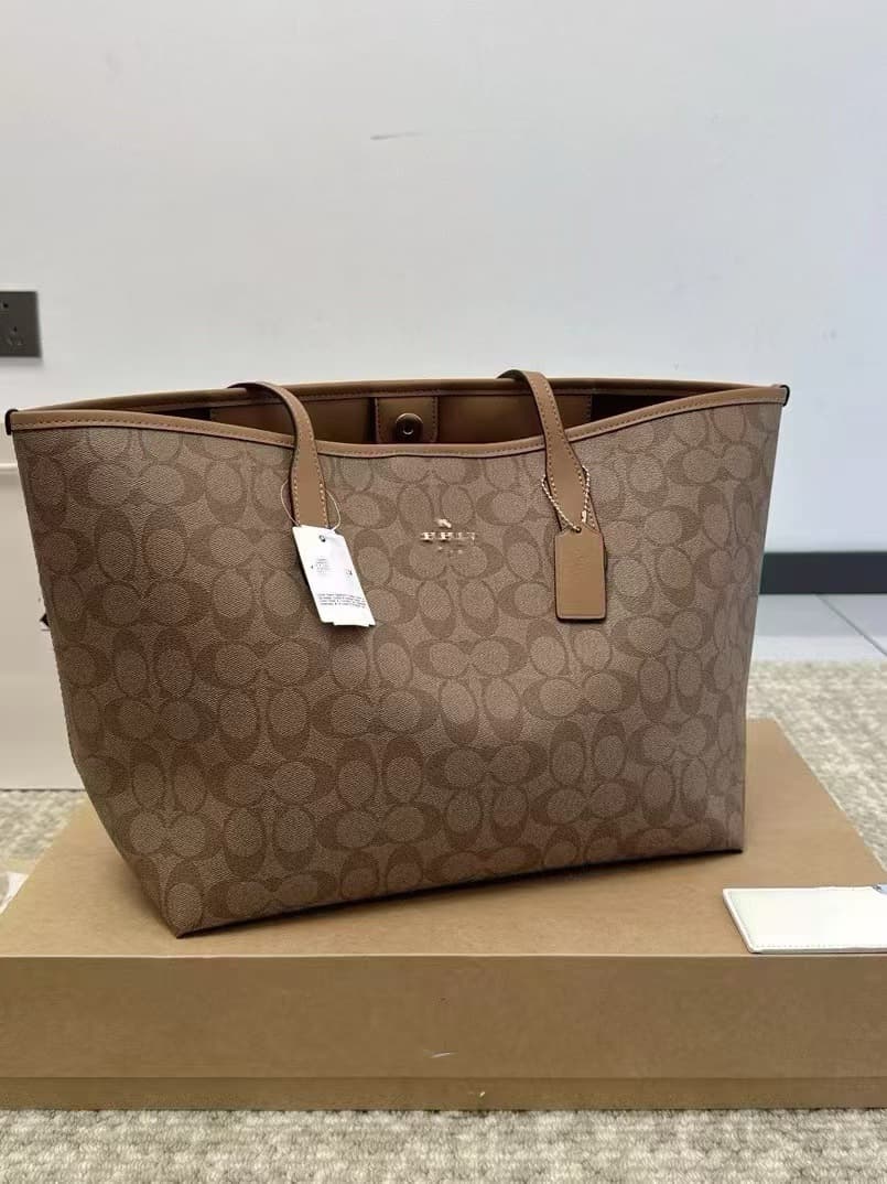 A4トートバック 上品シグネチャー柄 大容量トートバッグ