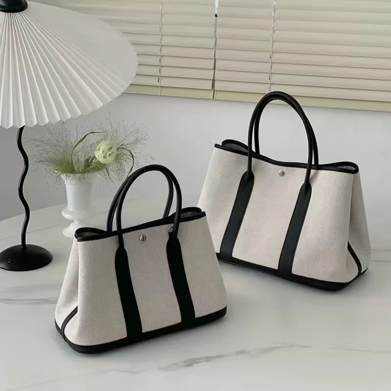 A4トートバック シンプルな定番トートバッグ