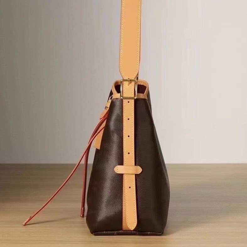 A4トートバック リボン付き口元アクセントトートバッグ