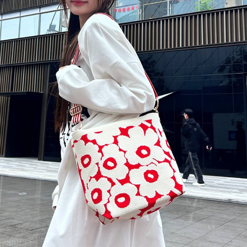 A4トートバッグ 鮮やか花柄と縞模様 おしゃれ布製大容量トートバッグ