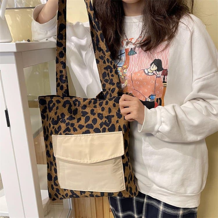 A4トートバック ヒョウ柄キャンバスポケット付きトートバッグ